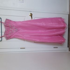 Morgan & Co sweetheart pink formal dress